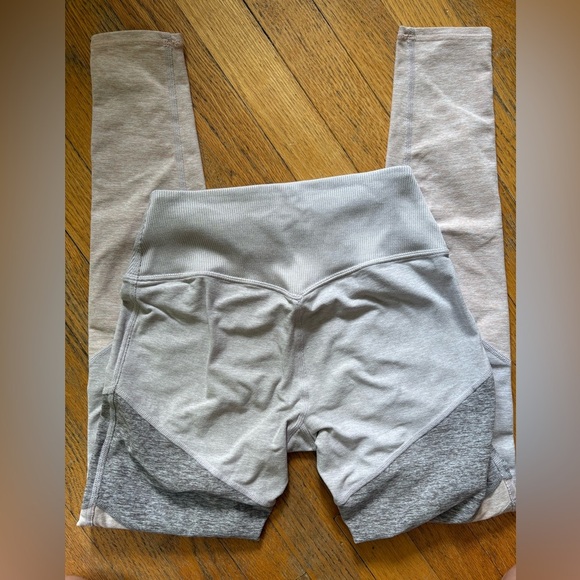 Alo High Waist Alosoft Sheila Leggings - Picture 6 of 8